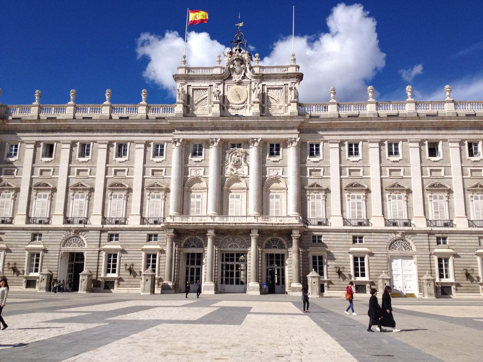 マドリッド王宮のレビュー マドリッド王宮のチケット マドリッド王宮の割引 マドリッド王宮の交通機関 所在地 営業時間 マドリッド王宮周辺の観光スポット ホテル グルメ Trip Com
