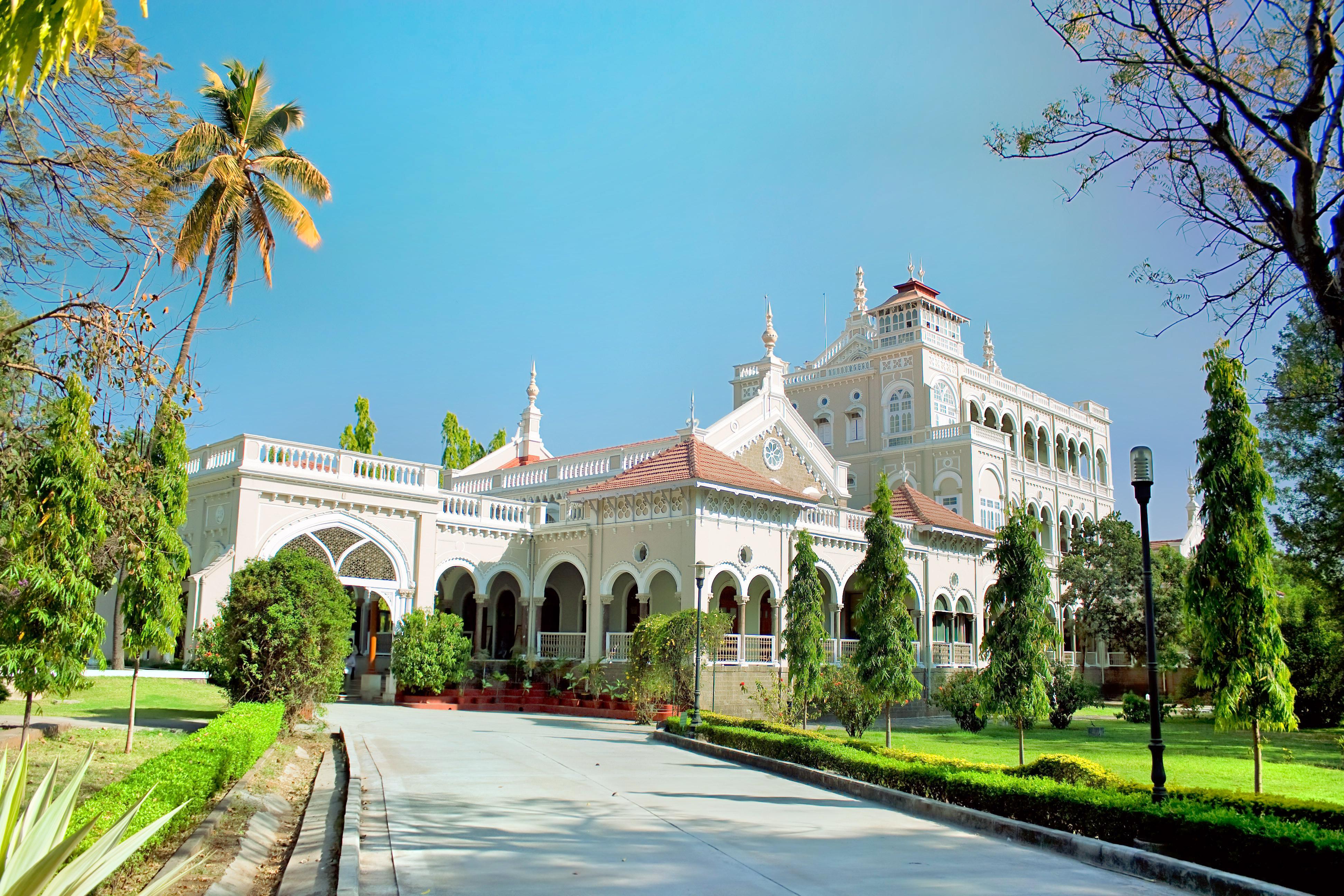 Aga Khan Palace Travel Guidebook Must Visit Attractions In Pune Aga Khan Palace Nearby Recommendation Trip Com