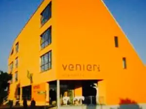 Venier's Elements Lounge
