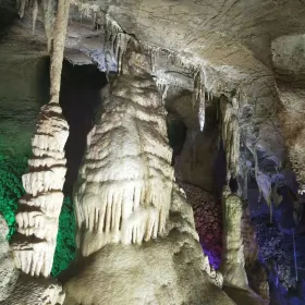 Yiyuan Lu Shan Rongdongqun Sceneic Area