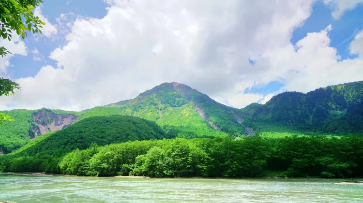 Taisho Pond Travel Guidebook Must Visit Attractions In Kamikochi Taisho Pond Nearby Recommendation Trip Com