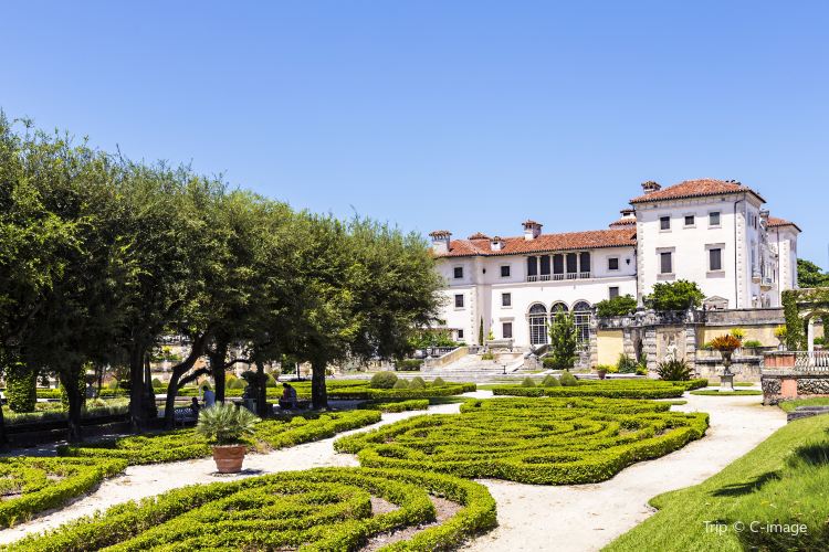 Vizcaya Museum and Gardens travel guidebook –must visit attractions in