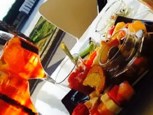 Cuccumeu Caffe &amp; Lounge Bar