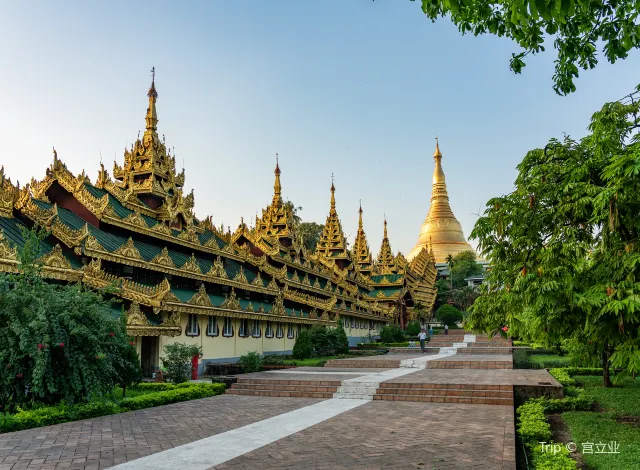 Shwe Dagon Pagoda2