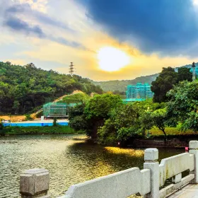 Donghu Park