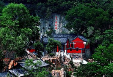 Niuji'an Therapeutic Resort is located in Zichuan District's Kunlun Town. It is known as "the village in the sky." 명소 인기 사진
