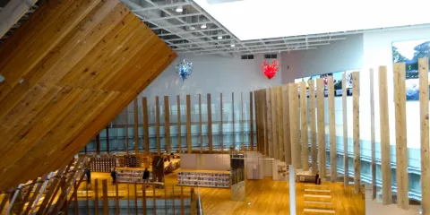 富山市玻璃美術館