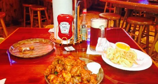 Hooters Reviews: Food & Drinks in Alabama Mobile County– Trip.com