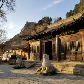 Jingye Temple (Southwest Gate)