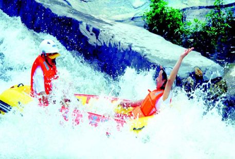 Rapid Adventure Rafting in Huxiao Gorge