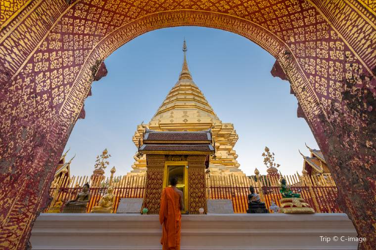 Beautiful Wat Phra That Doi Suthep Ratchaworawihan