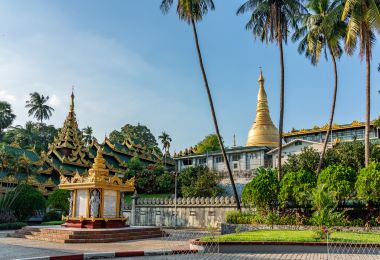 Shwe Dagon Pagoda Popular Attractions Photos