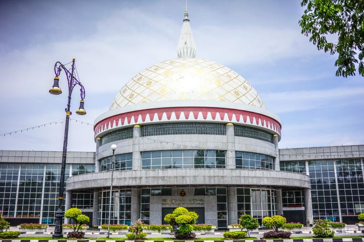 Royal Regalia Museum travel guidebook –must visit attractions in Bandar ...