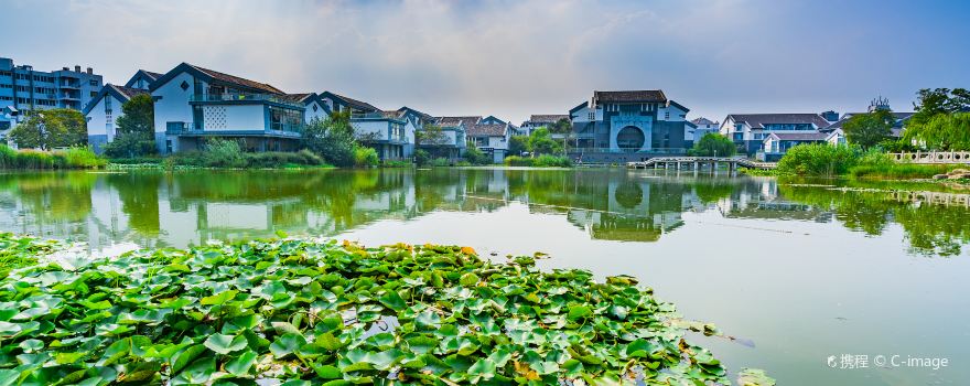 https://youimg1.tripcdn.com/target/100l0w000000k5rvdA514_D_1180_558.jpg