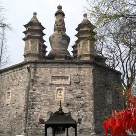 Duobao Pagoda, Guangde Temple