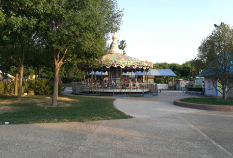 Zhonghai Amusement Park