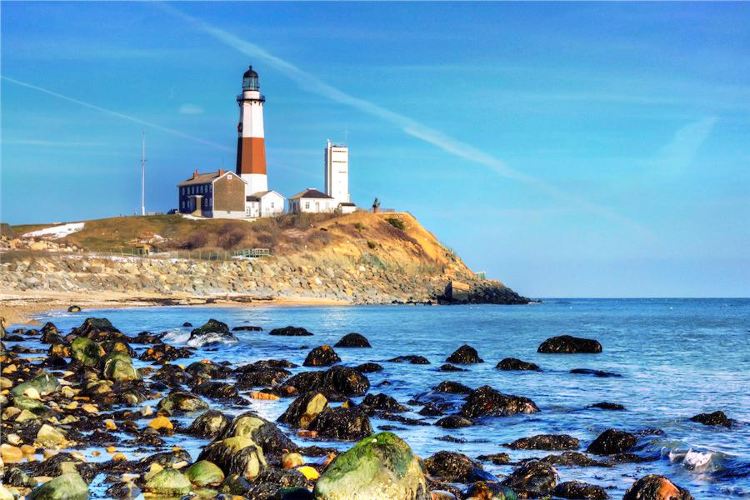 Montauk Point Lighthouse travel guidebook –must visit attractions in ...