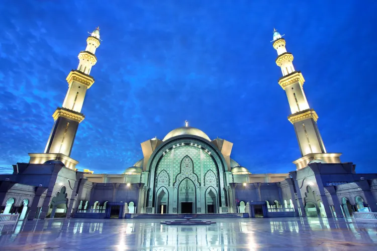 Masjid Wilayah Persekutuan Travel Guidebook Must Visit Attractions In Kuala Lumpur Masjid Wilayah Persekutuan Nearby Recommendation Trip Com