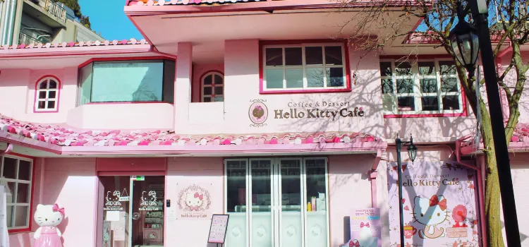 Hongdae's NEW Hello Kitty Cafe 