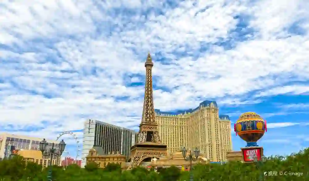 Our Phenomenal Eiffel Tower Restaurant Experience in Las Vegas