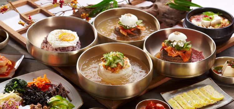 Maple Tree House Itaewon Reviews Food Drinks In Seoul Trip Com