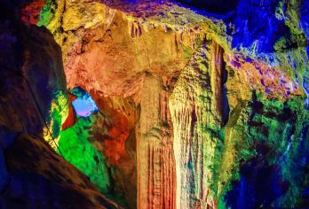 Linggu Cave Popular Attractions Photos