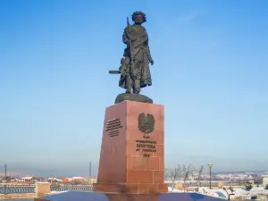 伊爾庫茨克英雄紀念碑