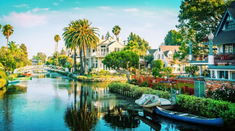 ロサンゼルス ベニス キャナル ウォークウェイ 評判 案内 トリップドットコム