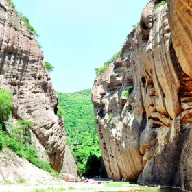 Lingbao Gorge Tourist Area