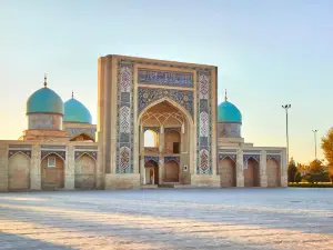 哈茲拉提伊瑪目清真寺