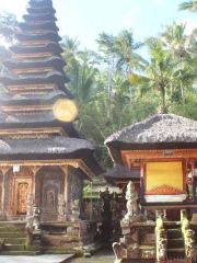 Pura Puncak Penulisan寺廟
