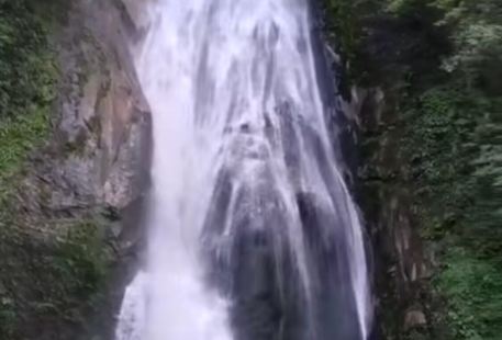Shennongguxishui Waterfall