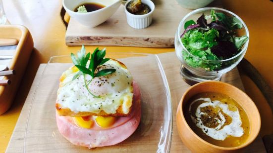 Lancatlgue Cafe Nikko