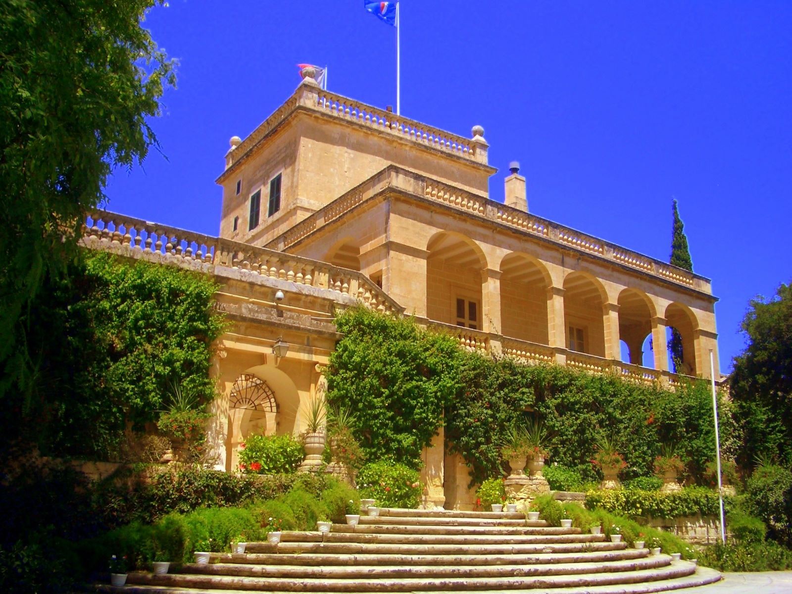 San Anton Palace travel guidebook –must visit attractions in Attard – San Anton Palace nearby recommendation – Trip.com
