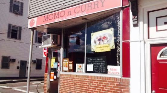 Momo n Curry