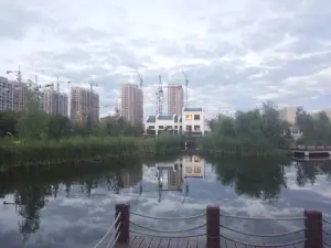 Xibu Xincheng Shuijing Park