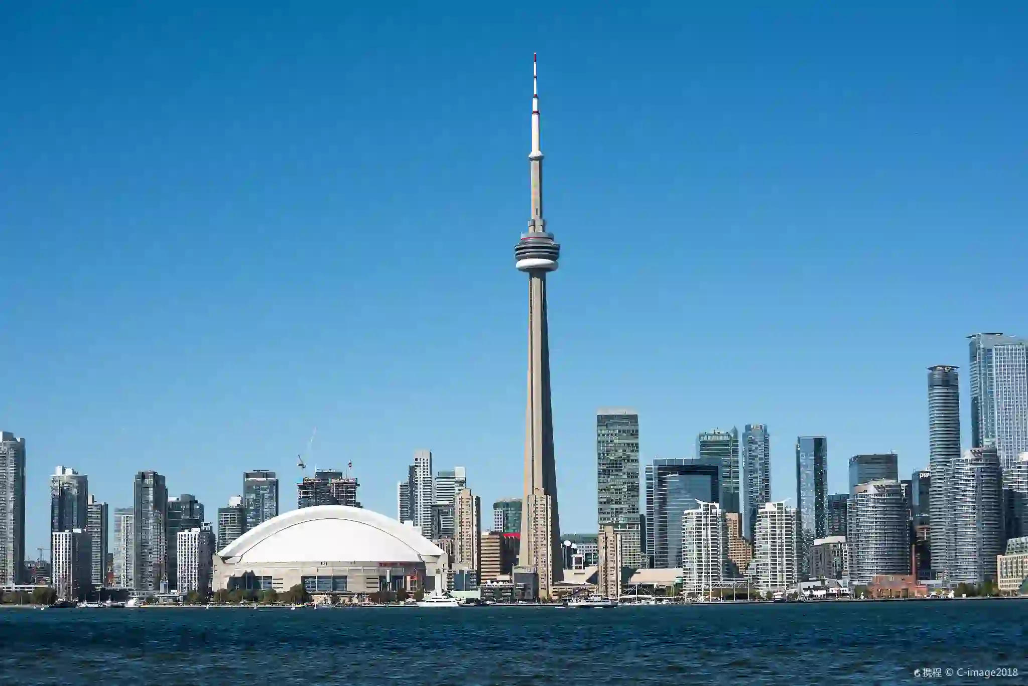 CN Tower, Rogers Centre gates 1 to 6 close due to falling ice