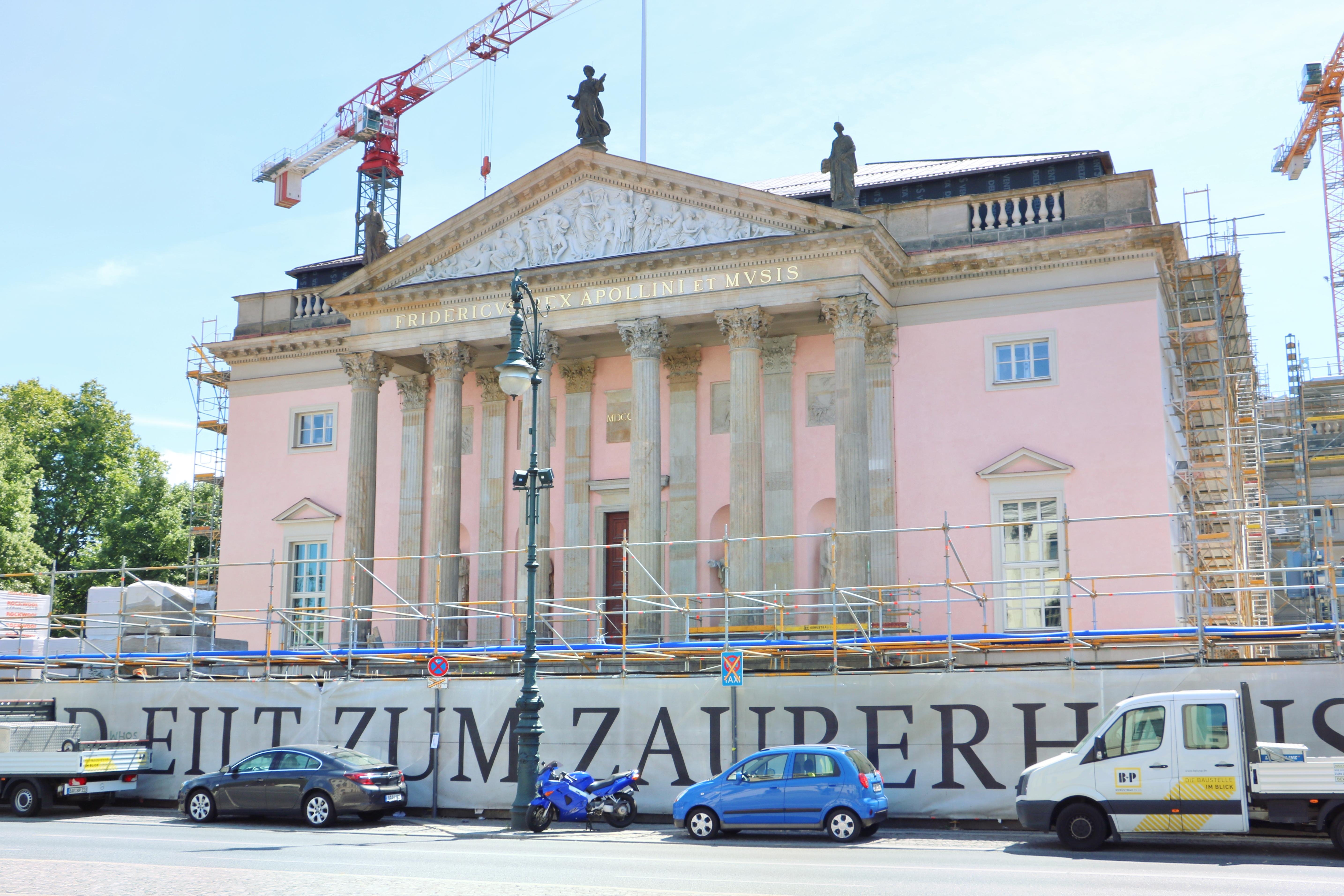 German State Opera (Deutsche Staatsoper) travel guidebook -must 