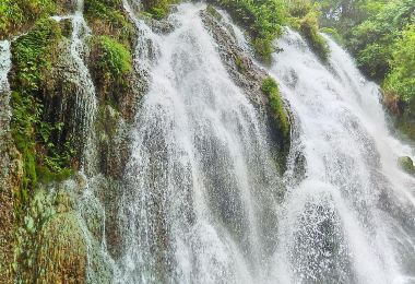 Laya Waterfall Popular Attractions Photos
