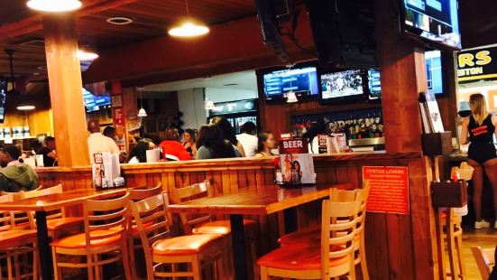 Hooters Reviews: Food & Drinks in South Carolina North Charleston– Trip.com