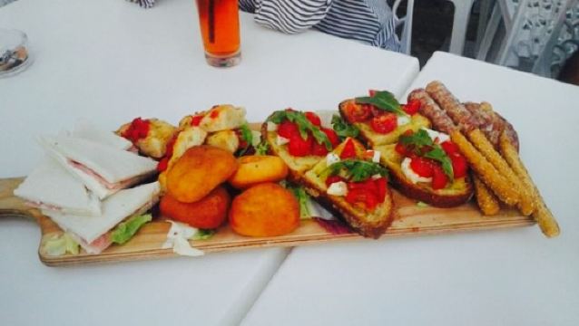 Al 9 Aperitivi Wine Bar Reviews Food Drinks In Apulia Polignano A Mare Trip Com