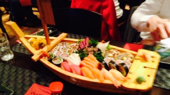 inari sushi bar