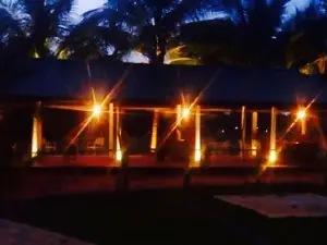 Rajarata Lodge - Restaurant