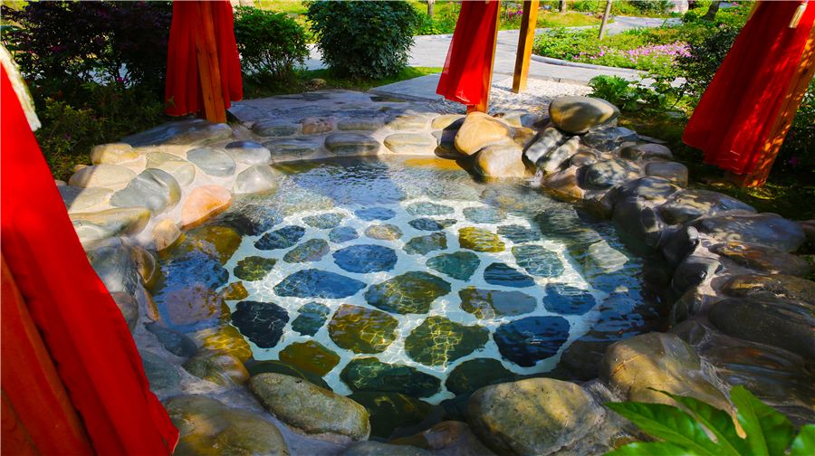 석천(스첸) 고온천