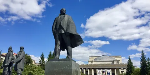 Памятник Михаилу Зуеву