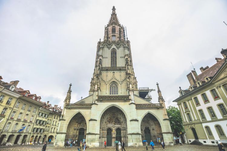 ベルン Bern Cathedral 評判 案内 トリップドットコム