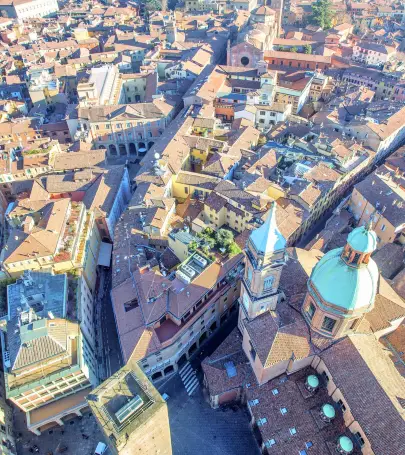 絶対に行くべきボローニャの観光スポット トリップドットコム