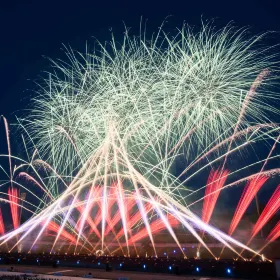 MA-KO-MA-NAI Fireworks Show