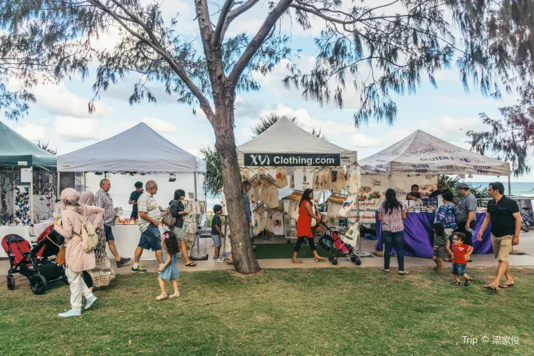 Surfers Paradise Beachfront Markets