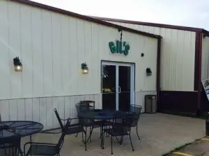 Gils Bar and Grill